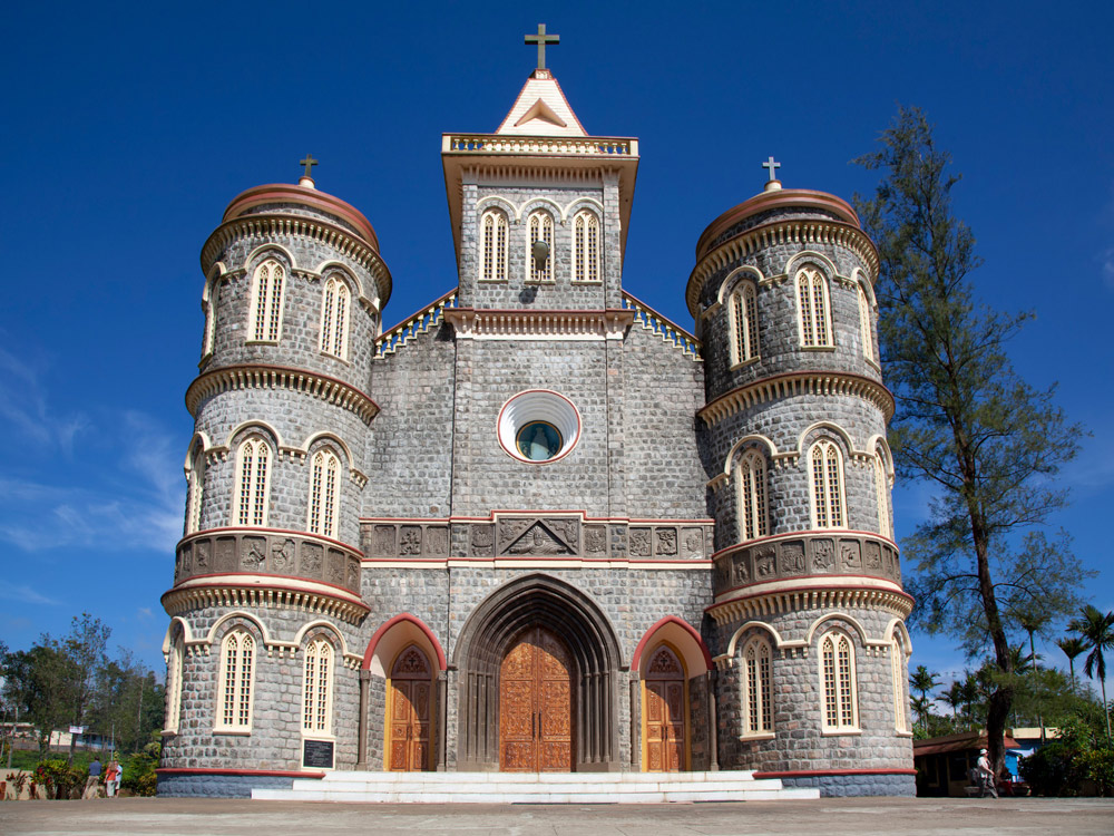 De Rooms-Katholieke Pattumala Matha kerk in Thekkady, Kerala. rondreis Zuid-India, Kerala. Autorondreis