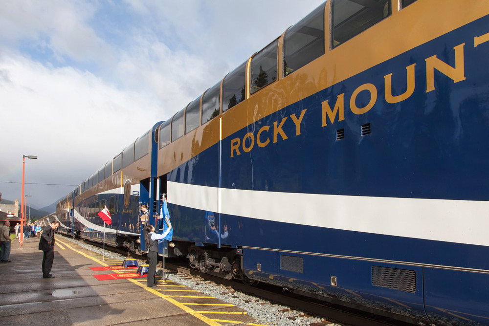 Allemaal aan boord van de super-de-luxe Rocky Mountaineer trein. Treinreis Canada, met de Rocky Mountaineer van Banff naar Vancouver