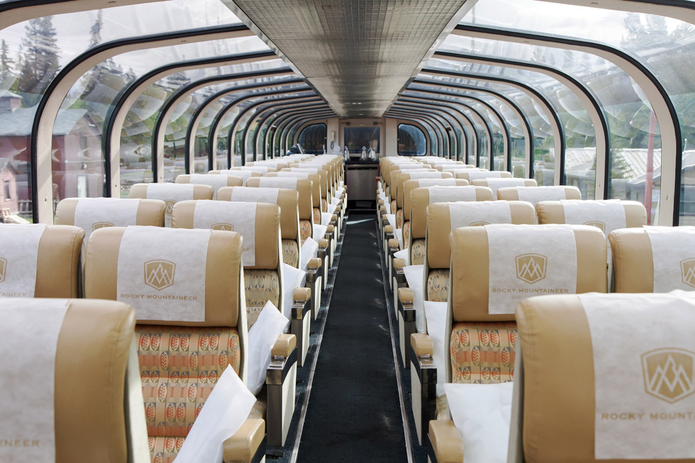 Grote ramen voor een fantastisch uitzicht in de Gold Leaf class van de Rocky Mountaineer trein. Treinreis Canada, met de Rocky Mountaineer van Banff naar Vancouver