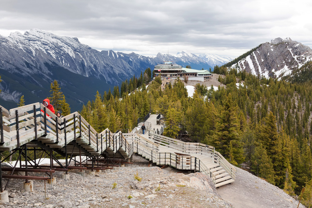 Wat een uitzicht vanaf Sulphur Mountain. Treinreis Canada, met de Rocky Mountaineer van Banff naar Vancouver