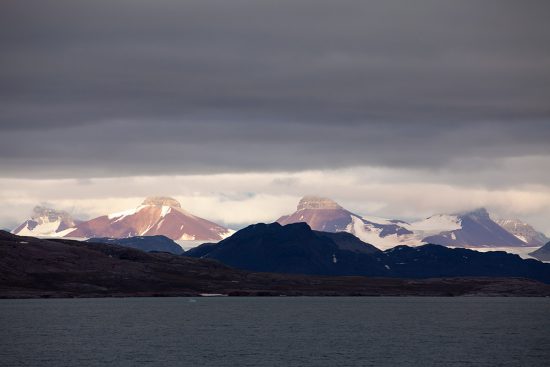 Spitsbergen in zicht. Cruise Noorwegen langs de mooiste plaatsen en plekken.