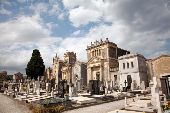Op Sicilie vind je prachtige begraafplaatsen, zoals die van Linguaglossa. Rondreis Sicilie, Italie, bezienswaardigheden en hotspots, wat te doen