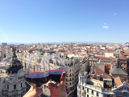 Dé beste plek voor een wijntje: een dakterras in Madrid