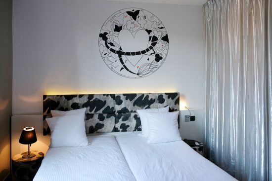 Een van de kamers van Martin's Dream hotel in Mons. Stedentrip Mons, Bergen in Wallonie, Belgie. Met de hotpost en bezienswaardigheden en tips voor leuke winkels en goede restaurants
