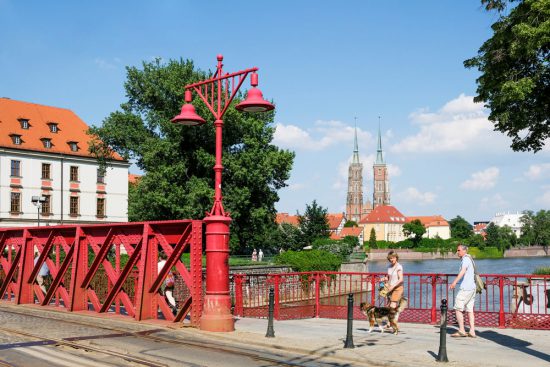 De torens van de Johannes de Doper-kathedraal. Stedentrip Wroclaw, polen, bezienswaardigheden, want te doen, wat te zien, restaurants, hotels