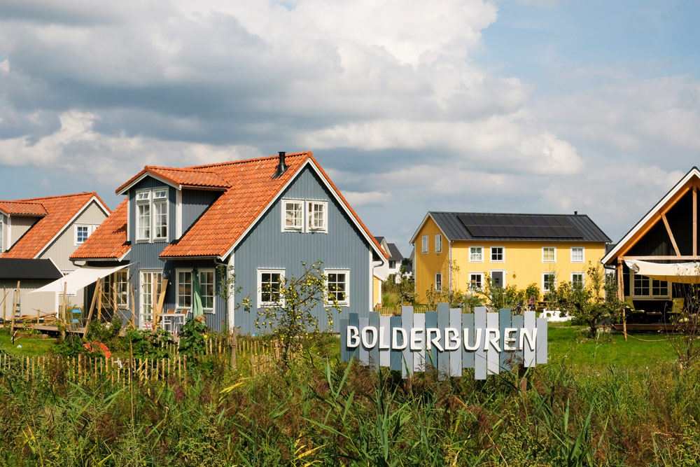 Bolderburen: 22 duurzame huizen in een heel rustig stukje van Almere . Duurzame stedentrip Almere, Flevoland, Nederland, staycation