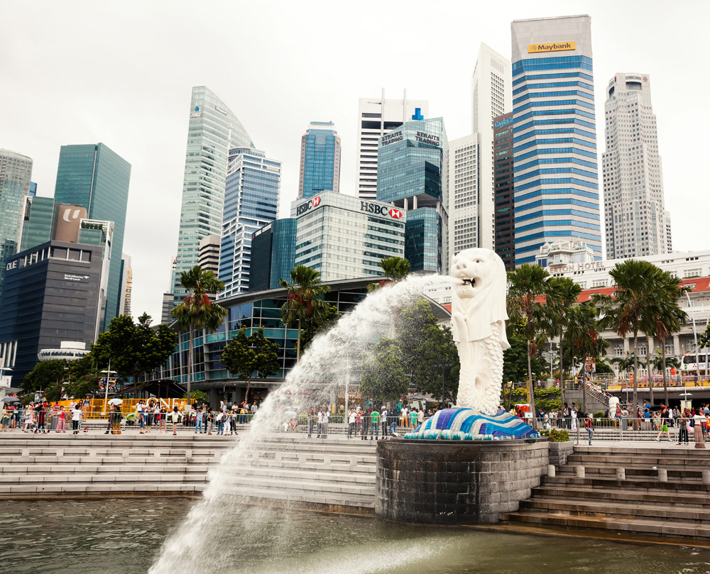 Merlion, de waterspuwende leeuw is een van de populaire bezienswaardigheden in Singapore. Stedentrip Singapore, bezienswaardigheden en hotspots