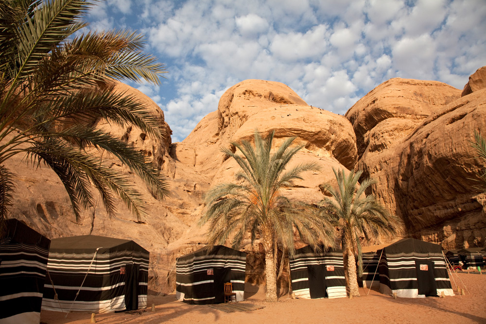 Captain’s Desert Camp in de Wadi Rum woestijn. Rondreis Jordanie met Wadi Rum, Petra, Dana reserve en de Dode Zee