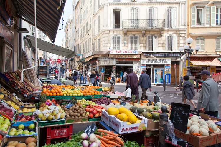 Marché des Capucins, de geurigste markt van Marseille . Stedentrip Marseille, Frankrijk, weekendje weg, hotels, Ben mobiele telefoonabonnement