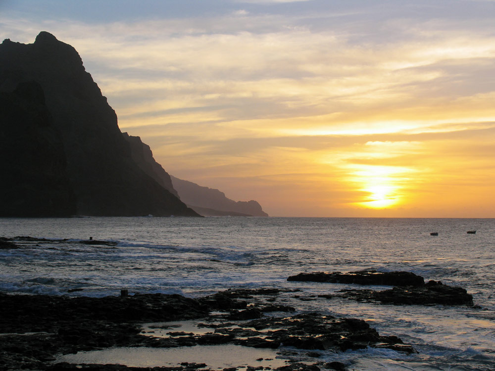 Zonsondergang, tijd voor een glaasje Kaapverdische rum. Rondreis, Kaapverdië, Ilha do Sal, eilandhoppen, island hopping,