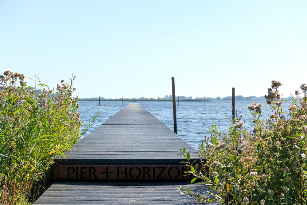 land art Pier + Horizon van Paul de Kort. Wandelen en fietsen in Flevoland