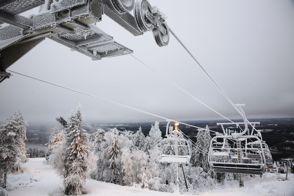 Hoe bedoel je rustige skiliften?!. Wintersport in Vuokatti, Lapland, Finlans