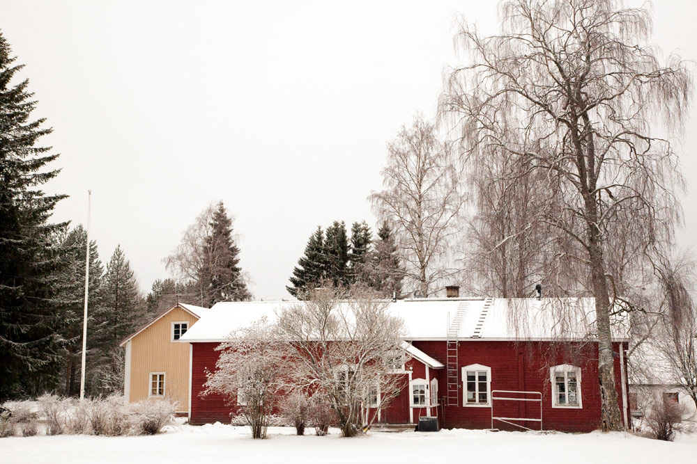 Wintersport inHouten huizen in Finland. Vuokatti, Lapland, Finlans