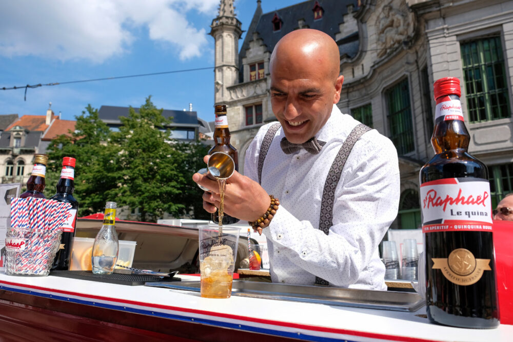 Cocktail met swung tijdens Gent Smaakt! food festival. Stedentrip Gent, Belgie.