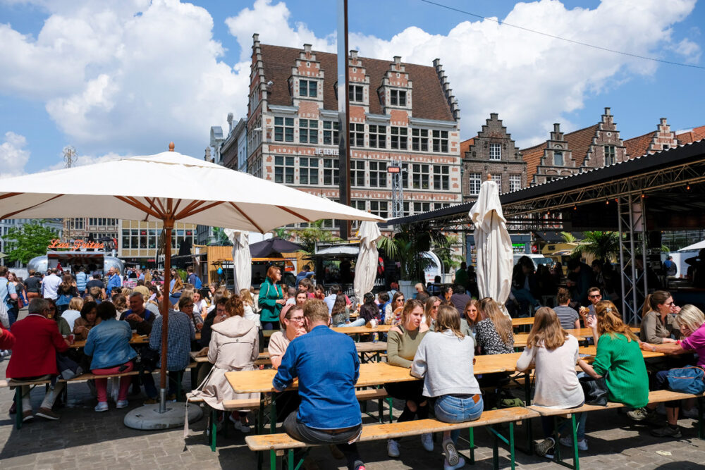 Schuif maar aan tijdens Gent Smaakt!. Stedentrip Gent, Belgie.