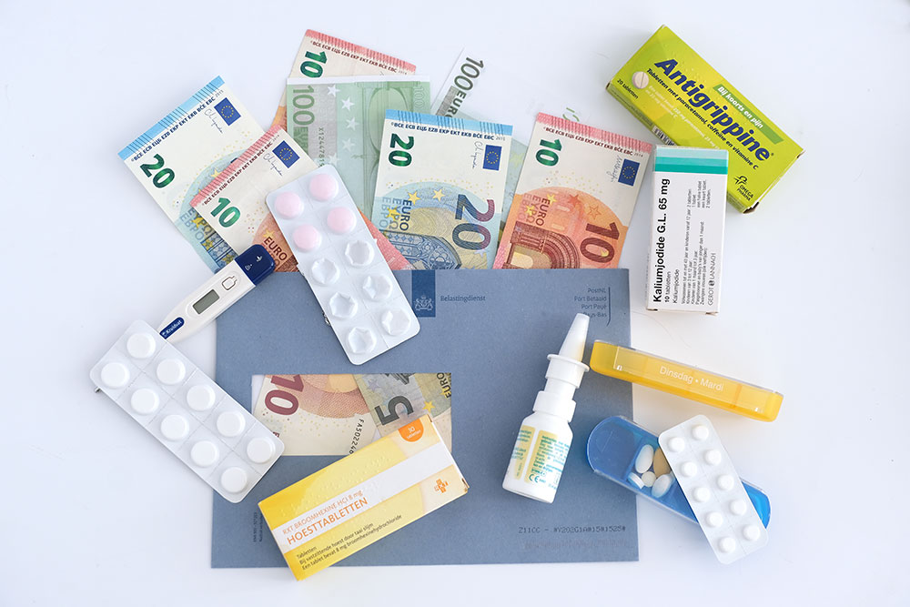 Voor kleine ongevallen is een voorraadje medicijnen en wat cash geld altijd handig