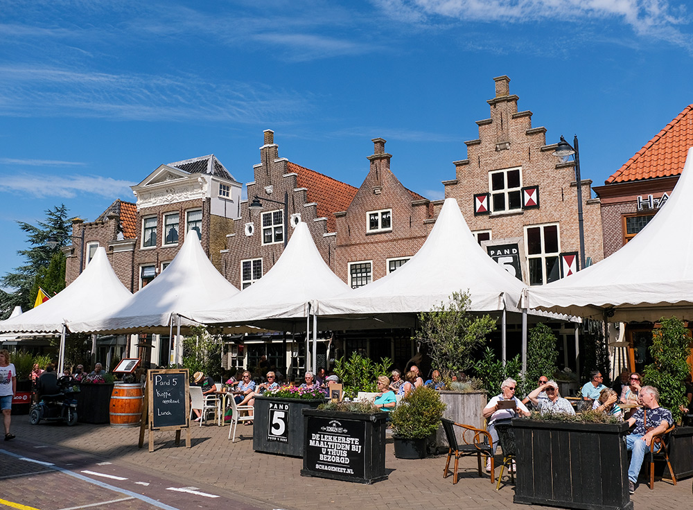 Ook dat hoort erbij, genieten van Schagen vanaf een terras